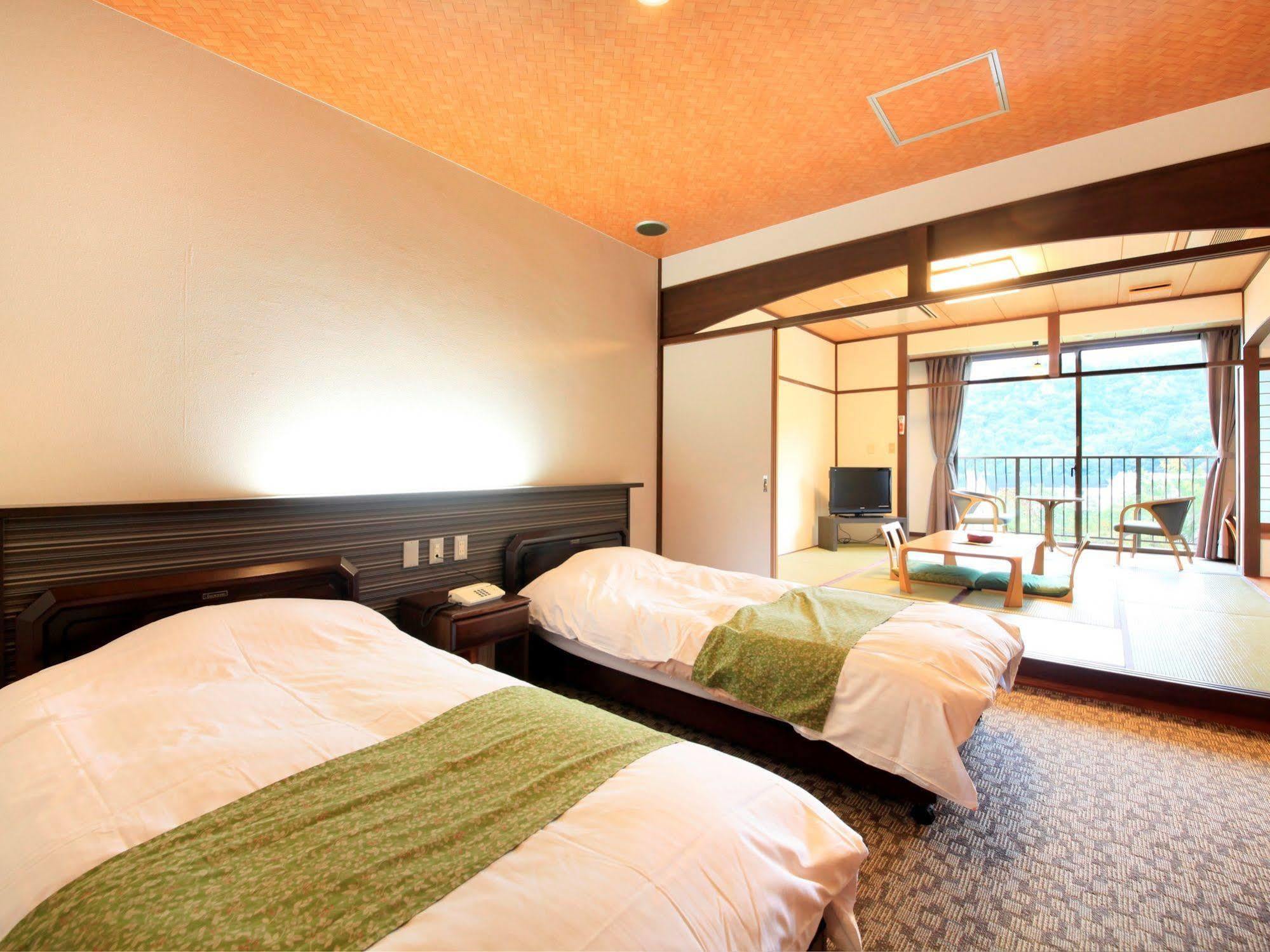 Hotel Kamogawaso Takehara Exterior photo